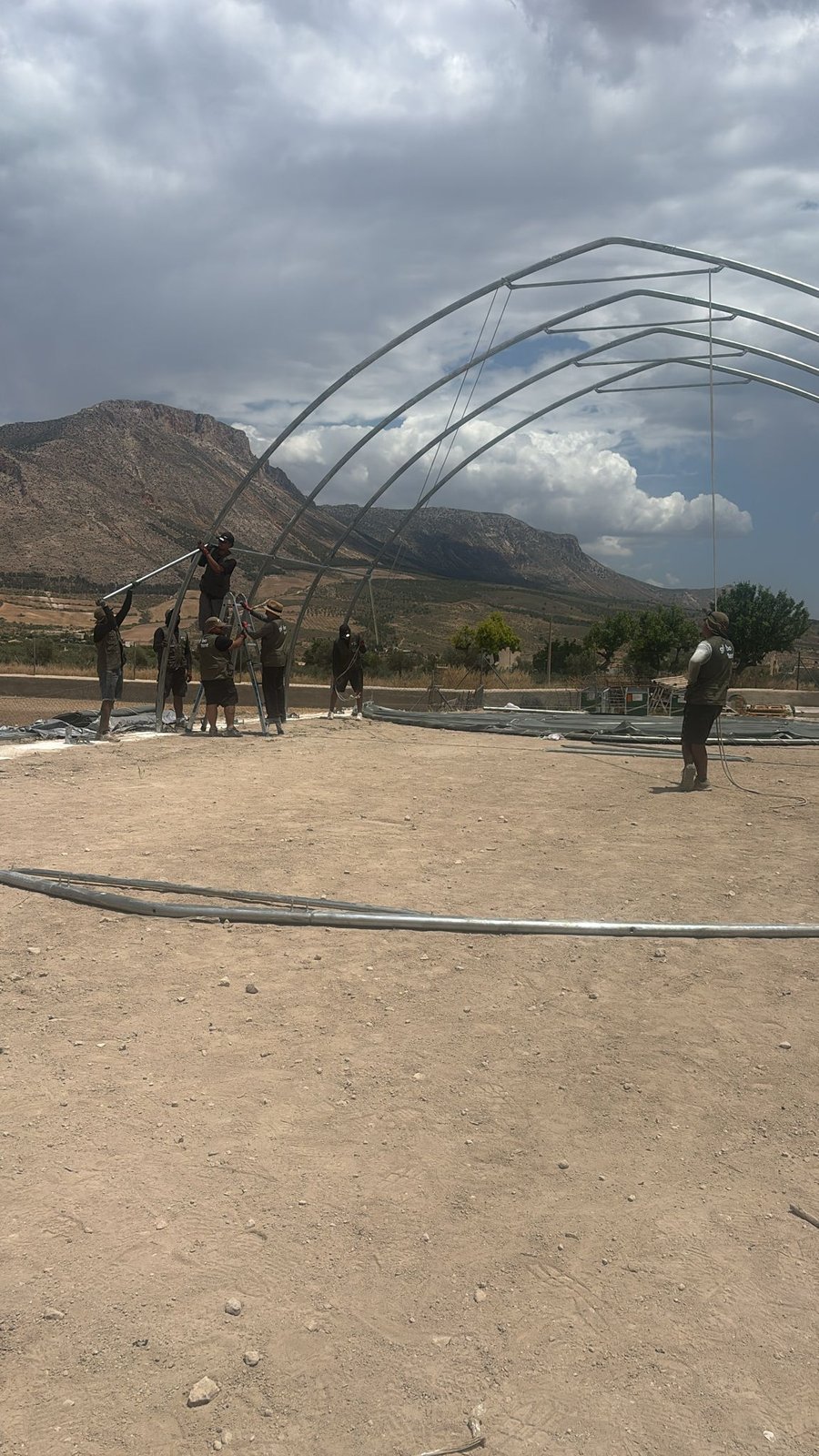 Tensostruttura Agricola a Almería · Montaggio della struttura